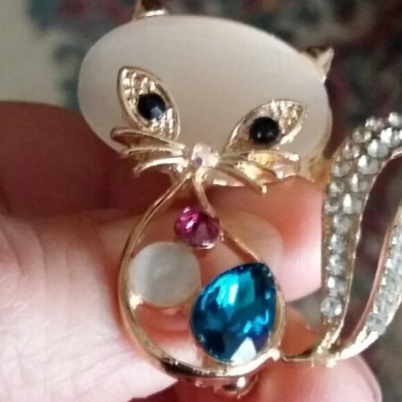 Sassy kitty cat bling costume jewelry  rhinestone medium bro0ch pin - Picture 5 of 5